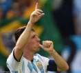 /album/galeria-argentina-iran/article-2664569-1eff658900000578-235-634x567-jpg/